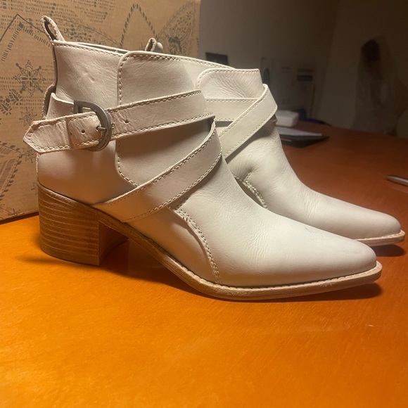 Back Loop Ankle Boot - Picture 2 of 5